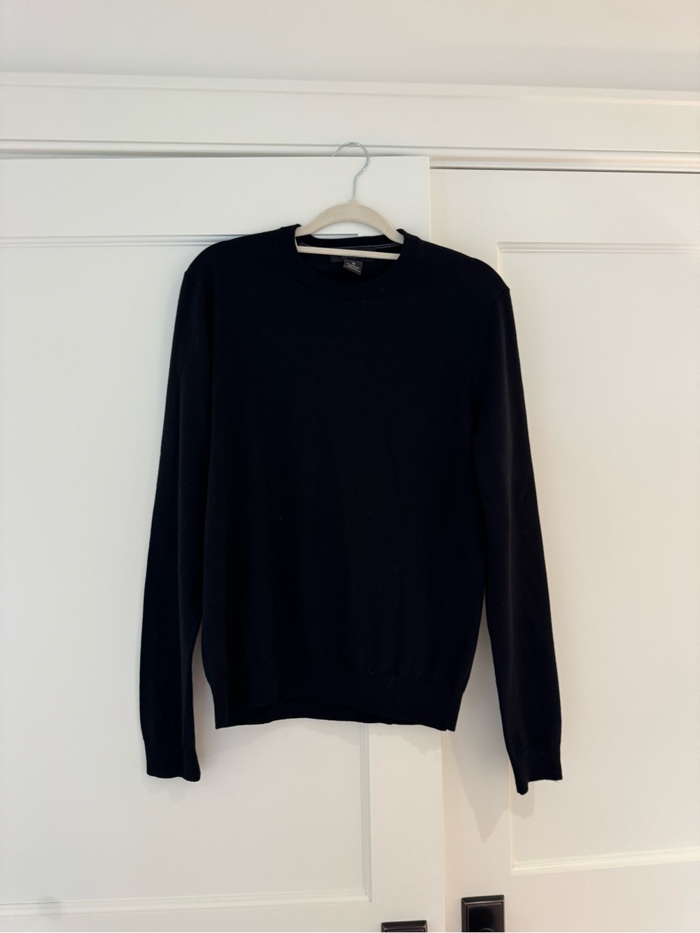 Bloomingdale's Men's Black Crewneck Pullover